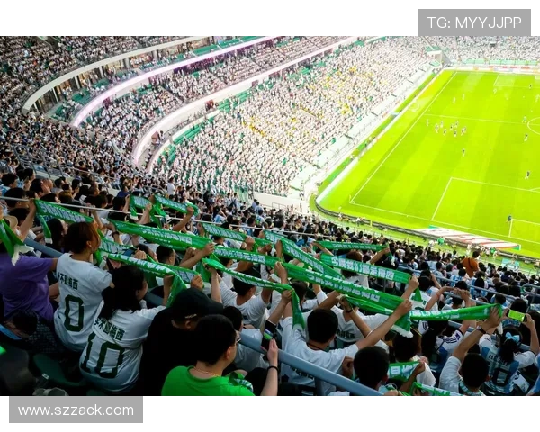 凯尔特人点球胜流浪者 球迷冲入场内混战